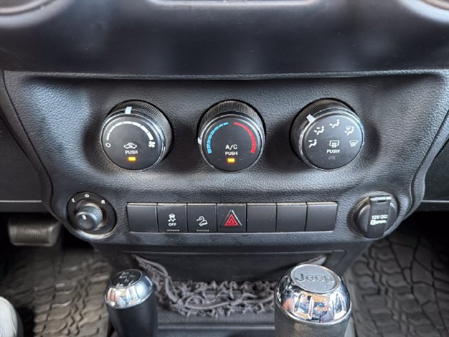 Used 2014 Jeep Wrangler Unlimited Sport w/ Quick Order Package 24S AWD/4WD image 15