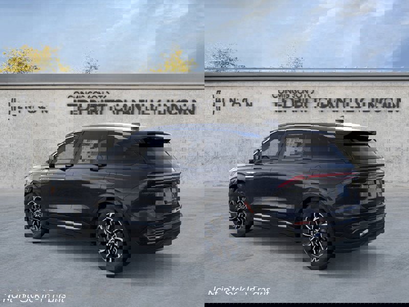 New 2026 Lincoln Nautilus Premier image 5