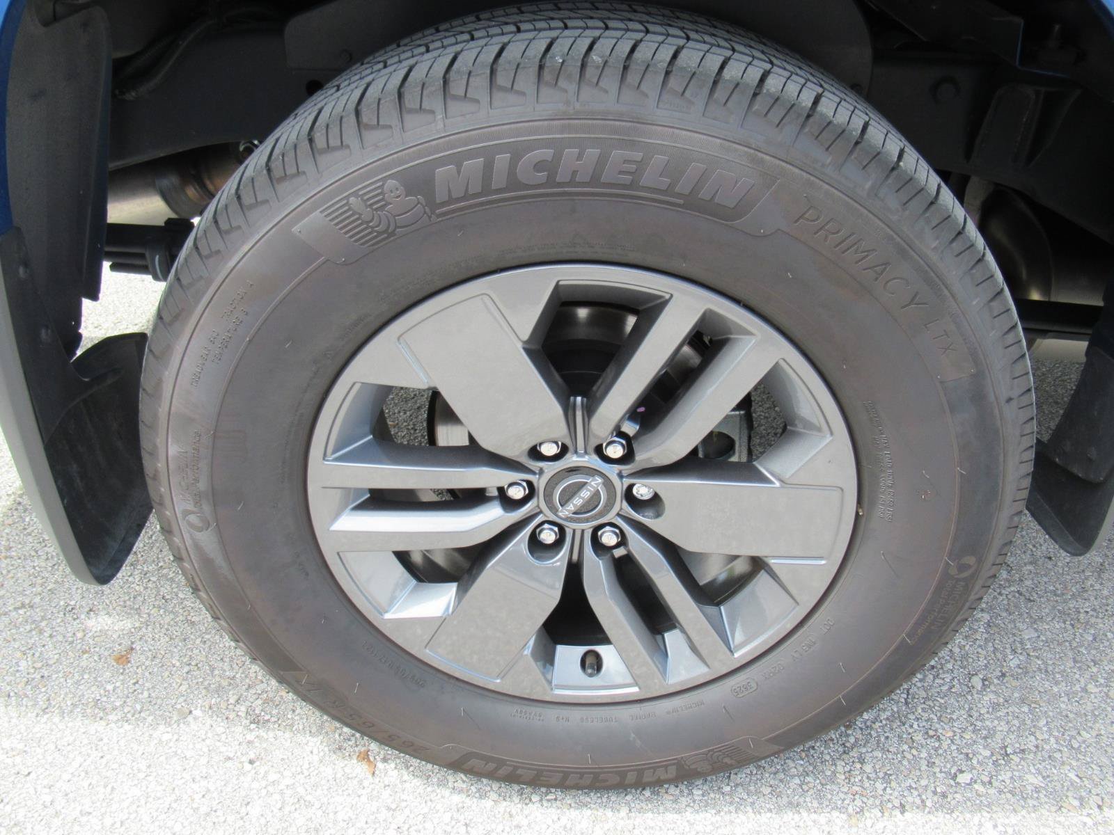Used 2026 Nissan Frontier SV w/ SV Convenience Package RWD image 8