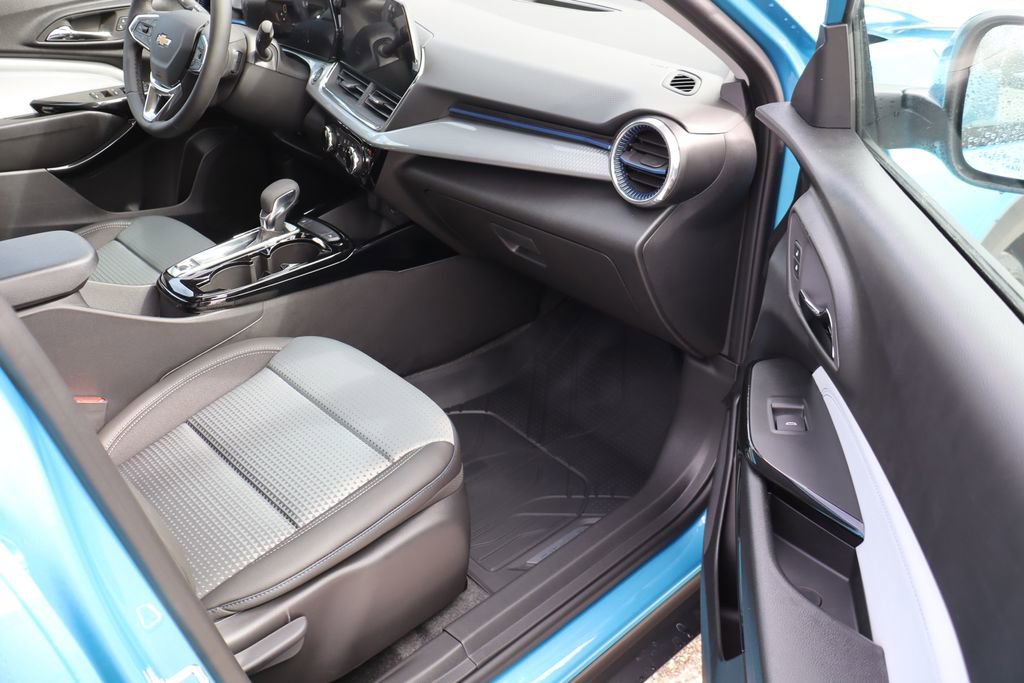 New 2026 Chevrolet Trax LT w/ Driver Confidence Package image 38