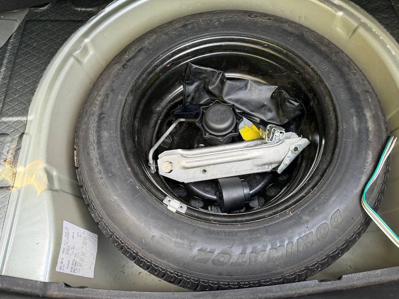 Used 2005 Volkswagen Passat GL FWD image 45