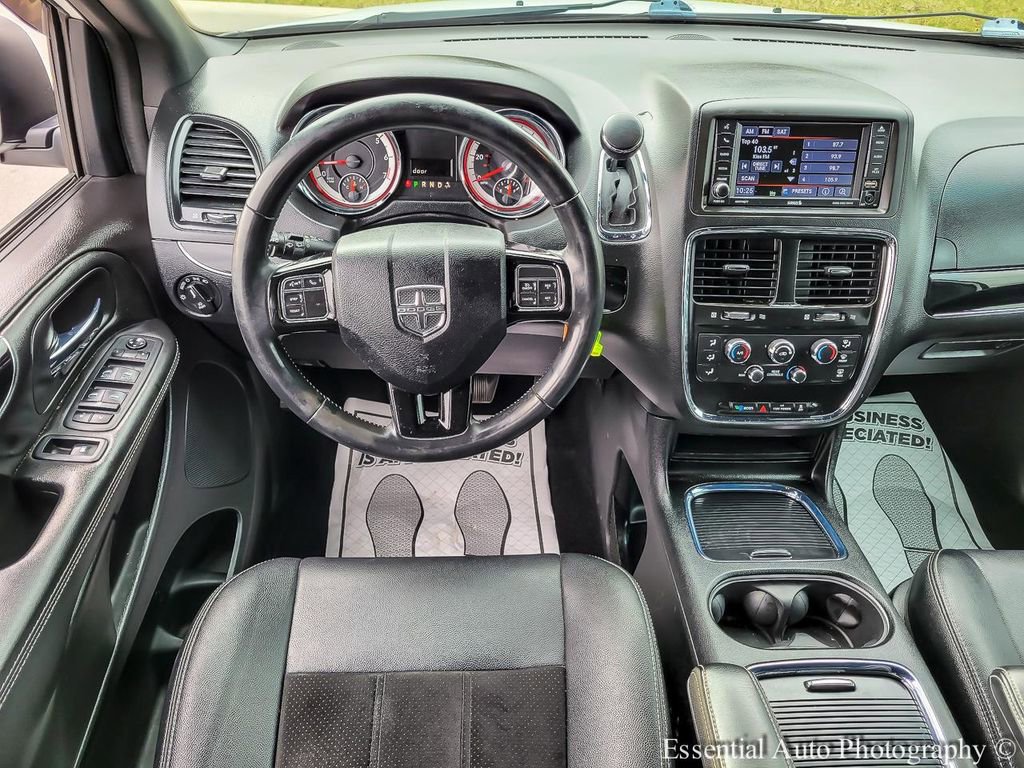 Used 2018 Dodge Grand Caravan SXT w/ Blacktop Package image 13