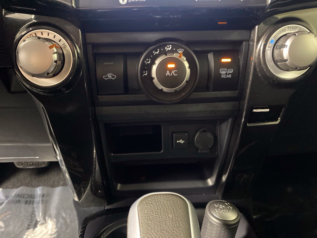 Used 2022 Toyota 4Runner TRD Off-Road Premium AWD/4WD image 20