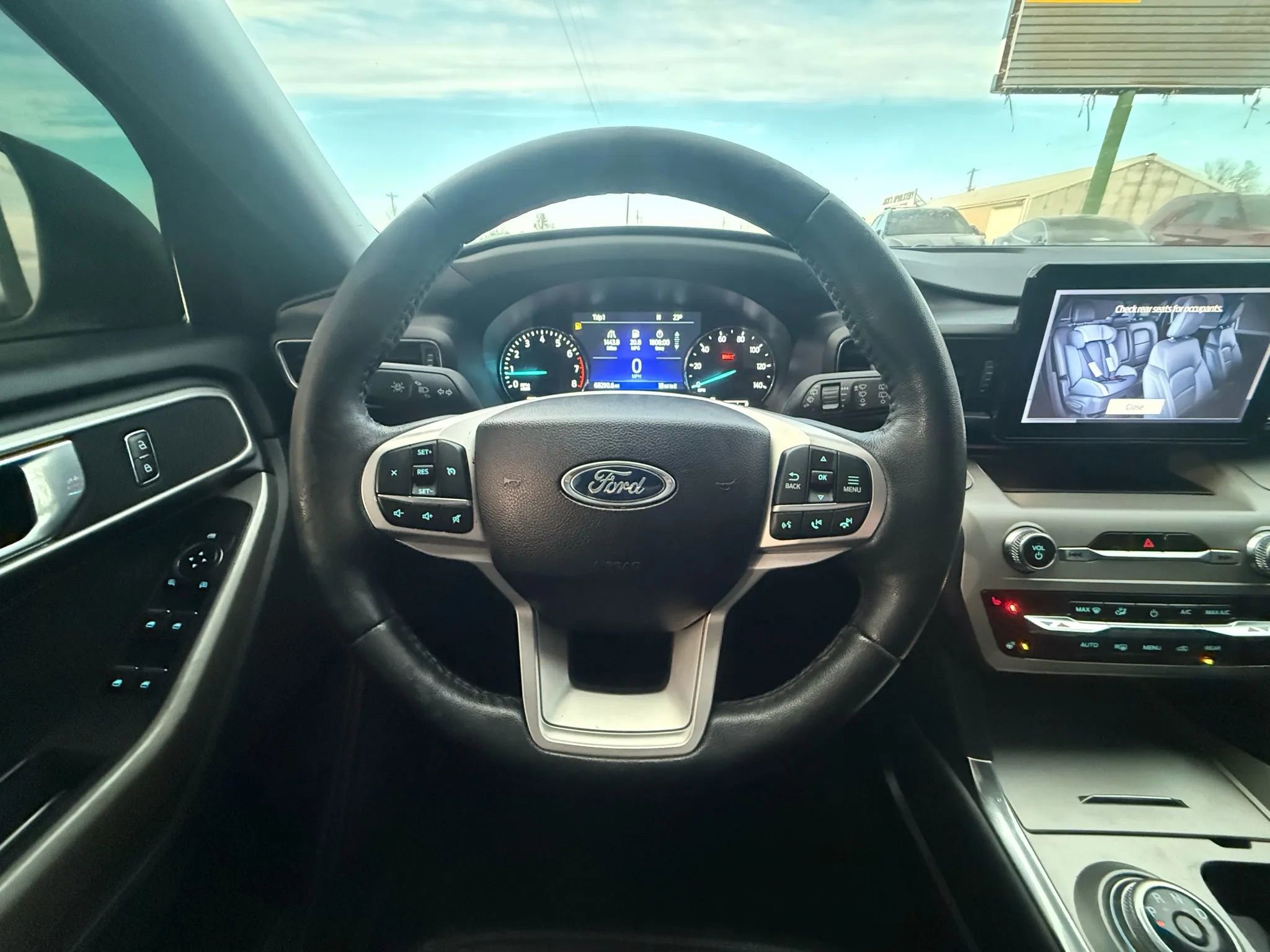 Used 2023 Ford Explorer XLT w/ Equipment Group 202A image 10