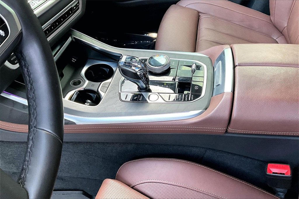 Used 2020 BMW X7 M50i image 18