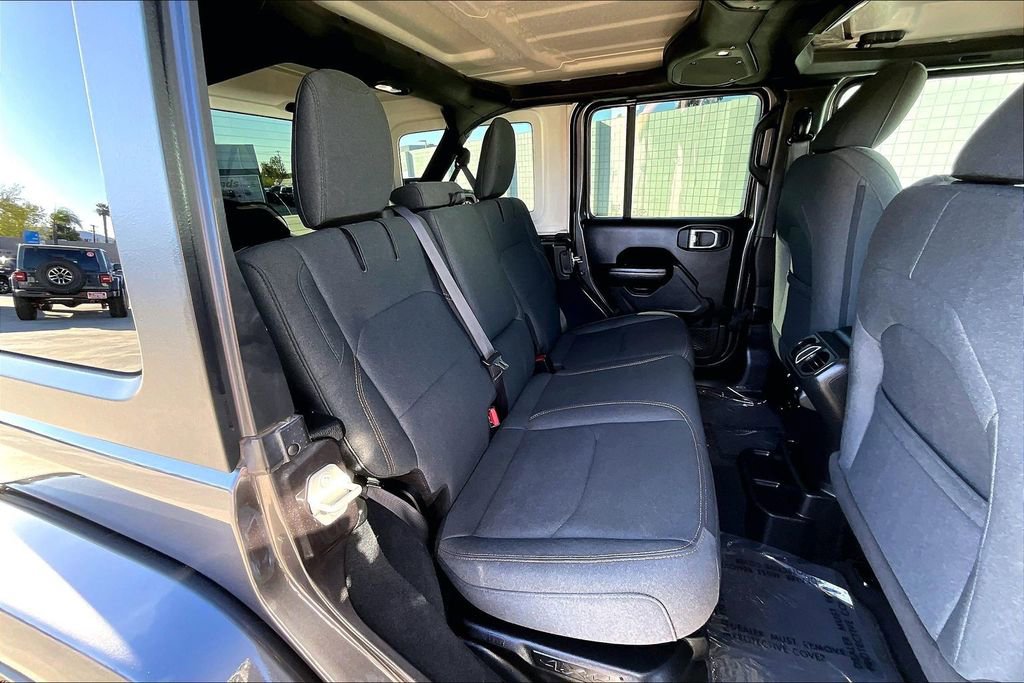 Used 2024 Jeep Wrangler Unlimited image 18