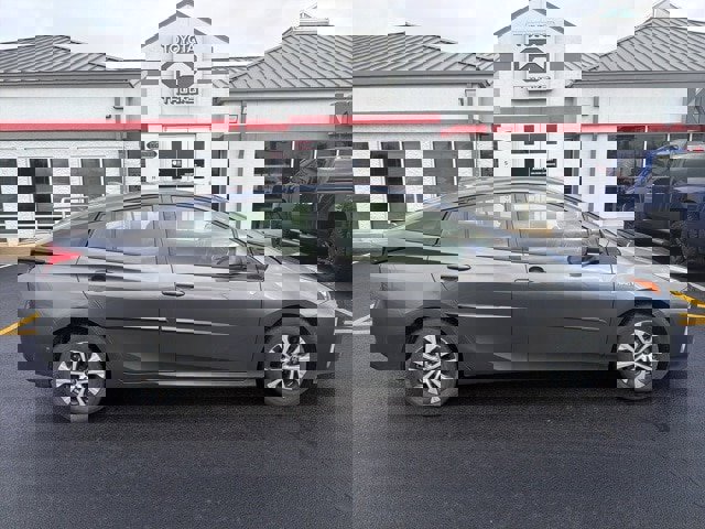 Used 2019 Toyota Prius XLE image 9