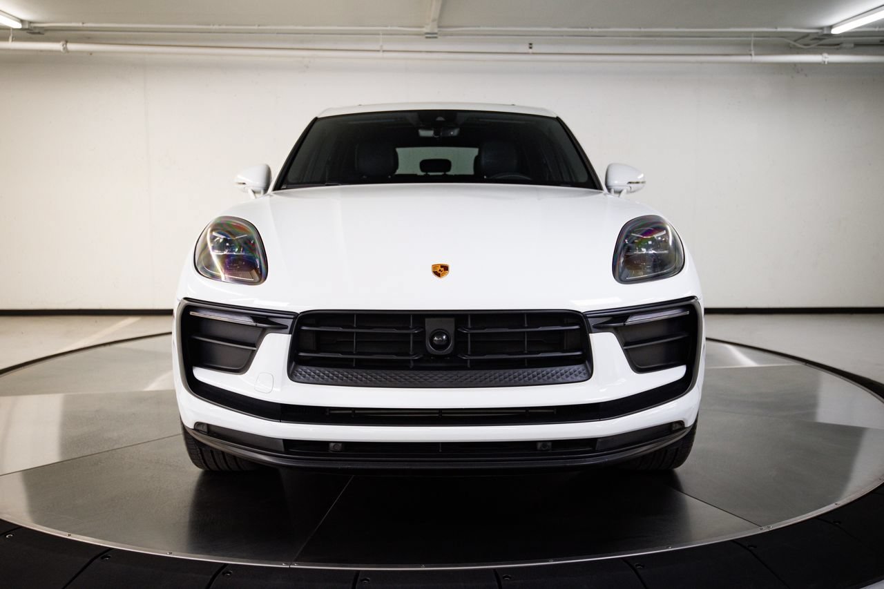 Certified 2023 Porsche Macan AWD/4WD image 10