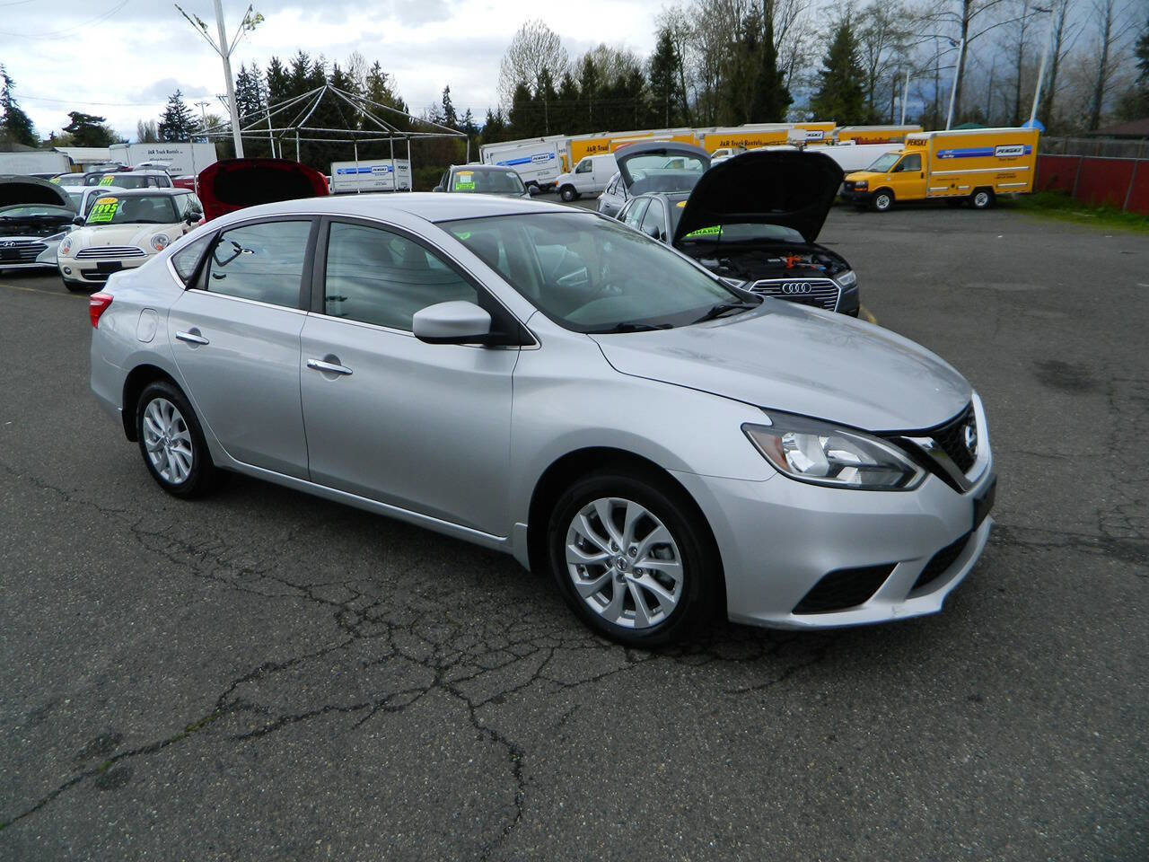 Used 2019 Nissan Sentra SV FWD image 2
