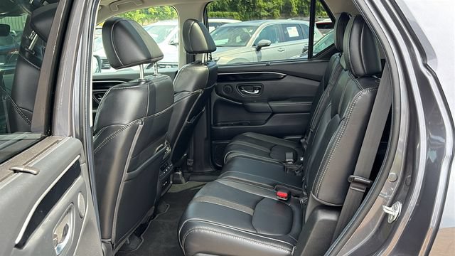 Used 2025 Honda Pilot Touring image 24