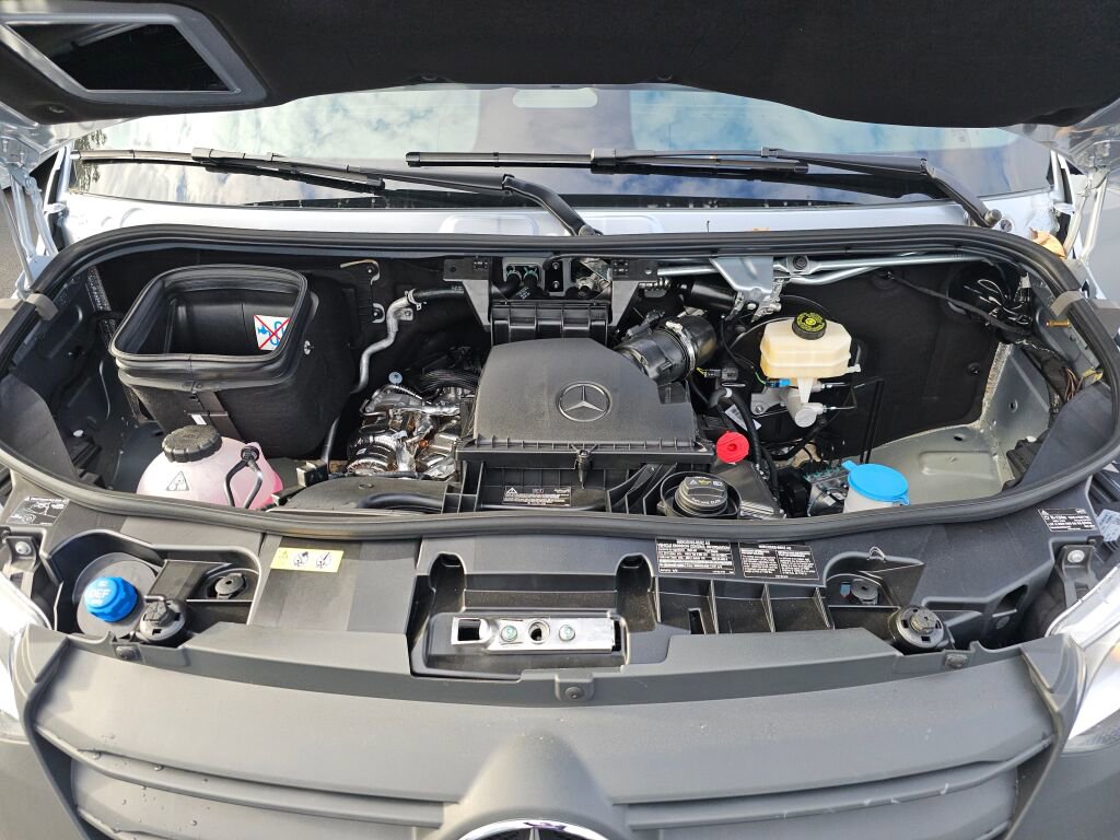 New 2025 Mercedes-Benz Sprinter 2500 image 9