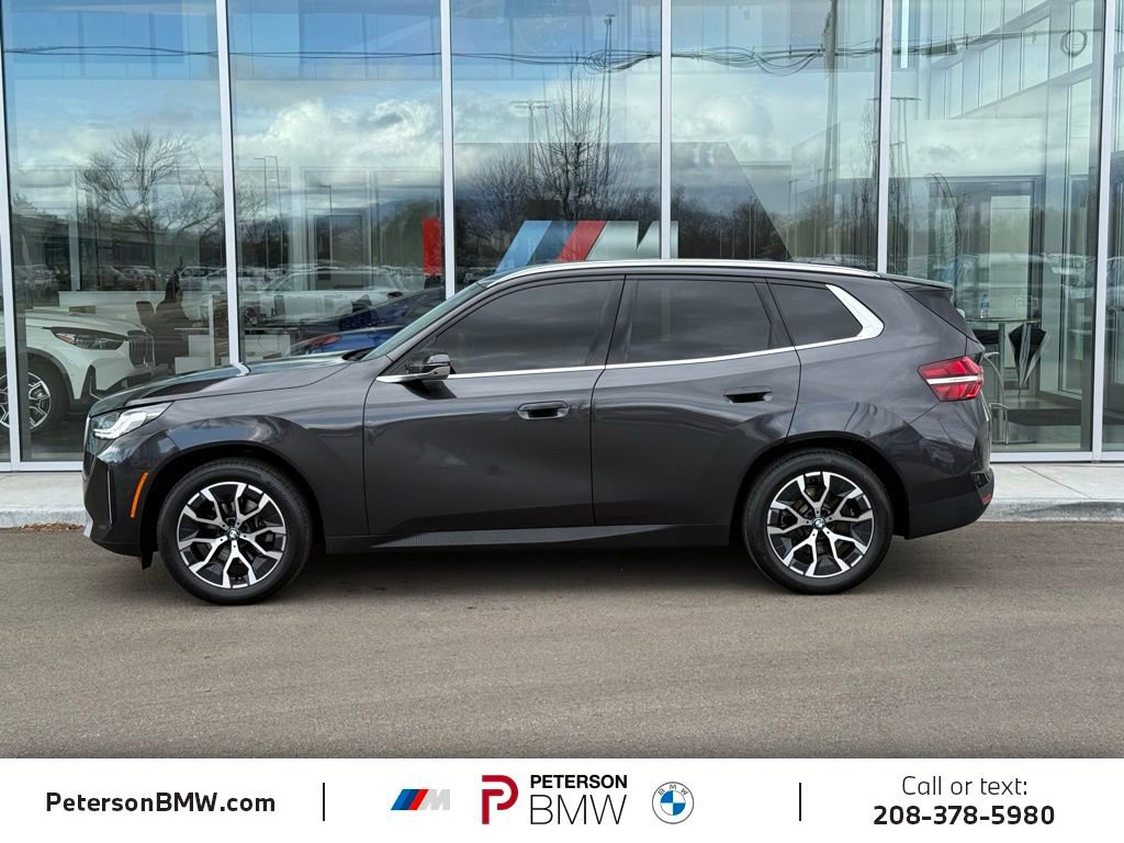 Used 2025 BMW X3 xDrive30i w/ Premium Package image 2