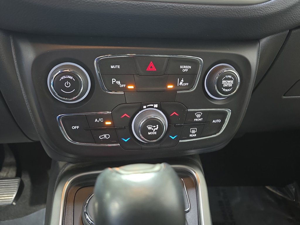 Used 2021 Jeep Compass Latitude w/ Sun and Sound Group AWD/4WD image 21