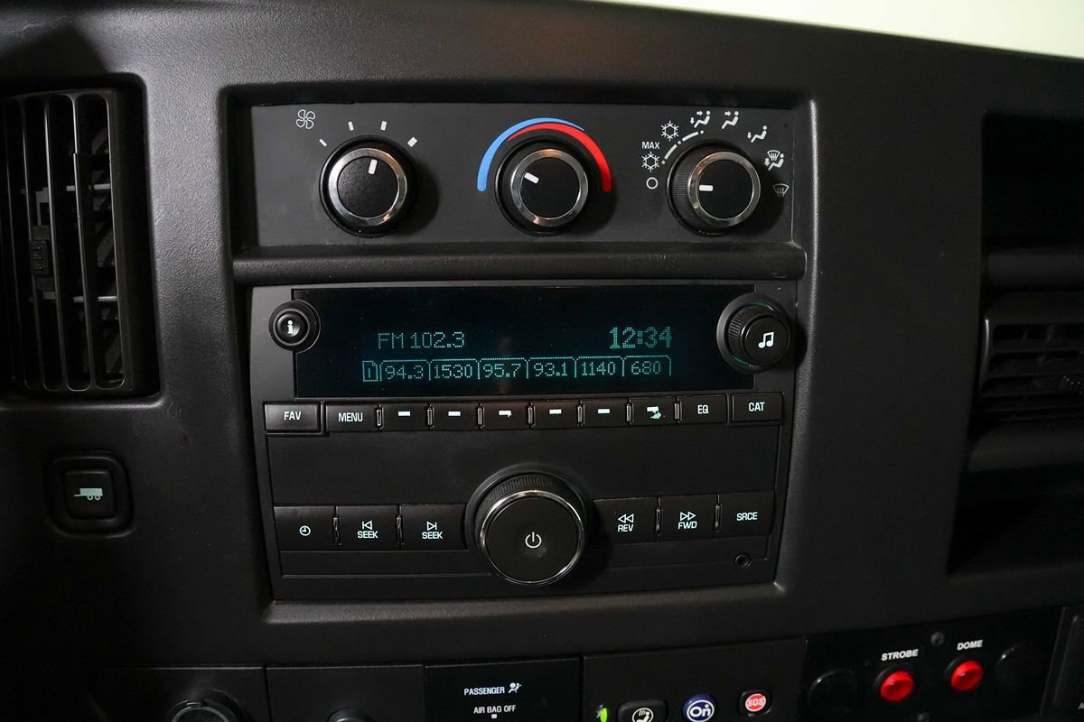Used 2015 Chevrolet Express 2500 RWD image 19