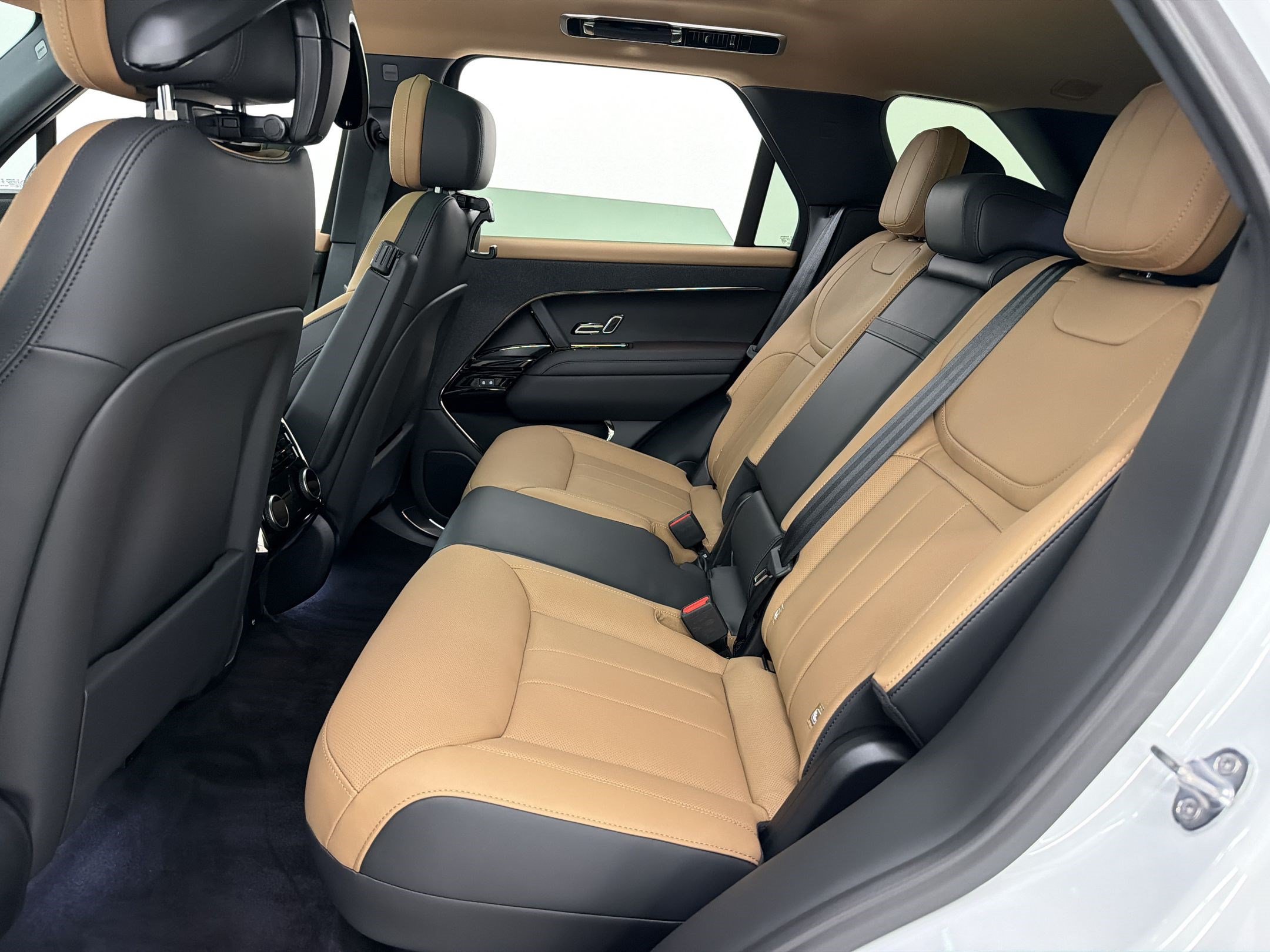 New 2026 Land Rover Range Rover Sport Dynamic SE AWD/4WD image 22