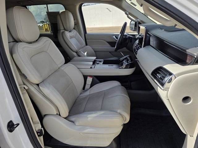 Used 2018 Lincoln Navigator Select w/ Technology Package image 29