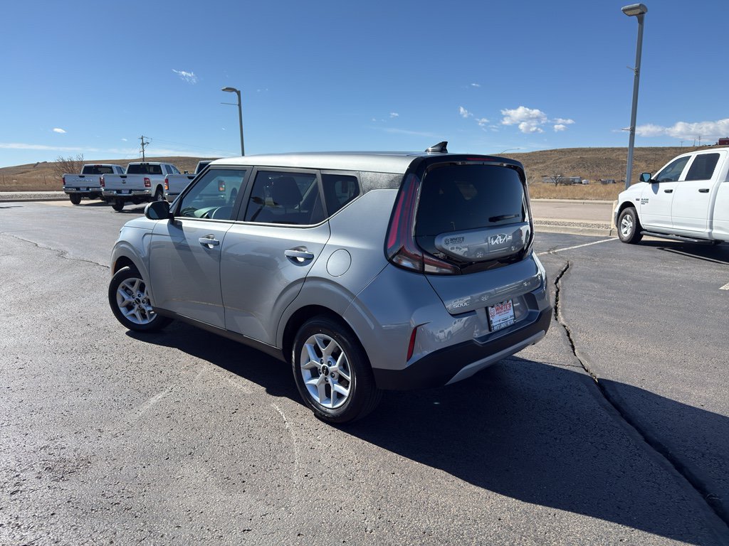 Used 2025 Kia Soul LX FWD image 7