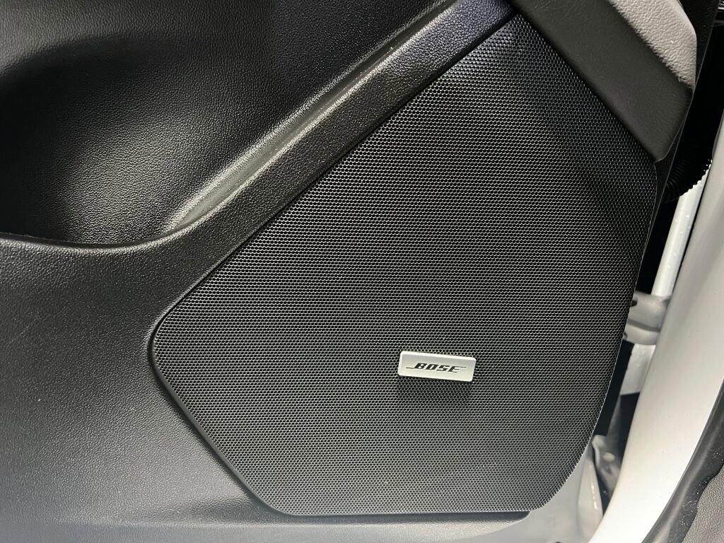 Used 2019 Cadillac XT5 Luxury w/ LPO, Black Ice Package image 18