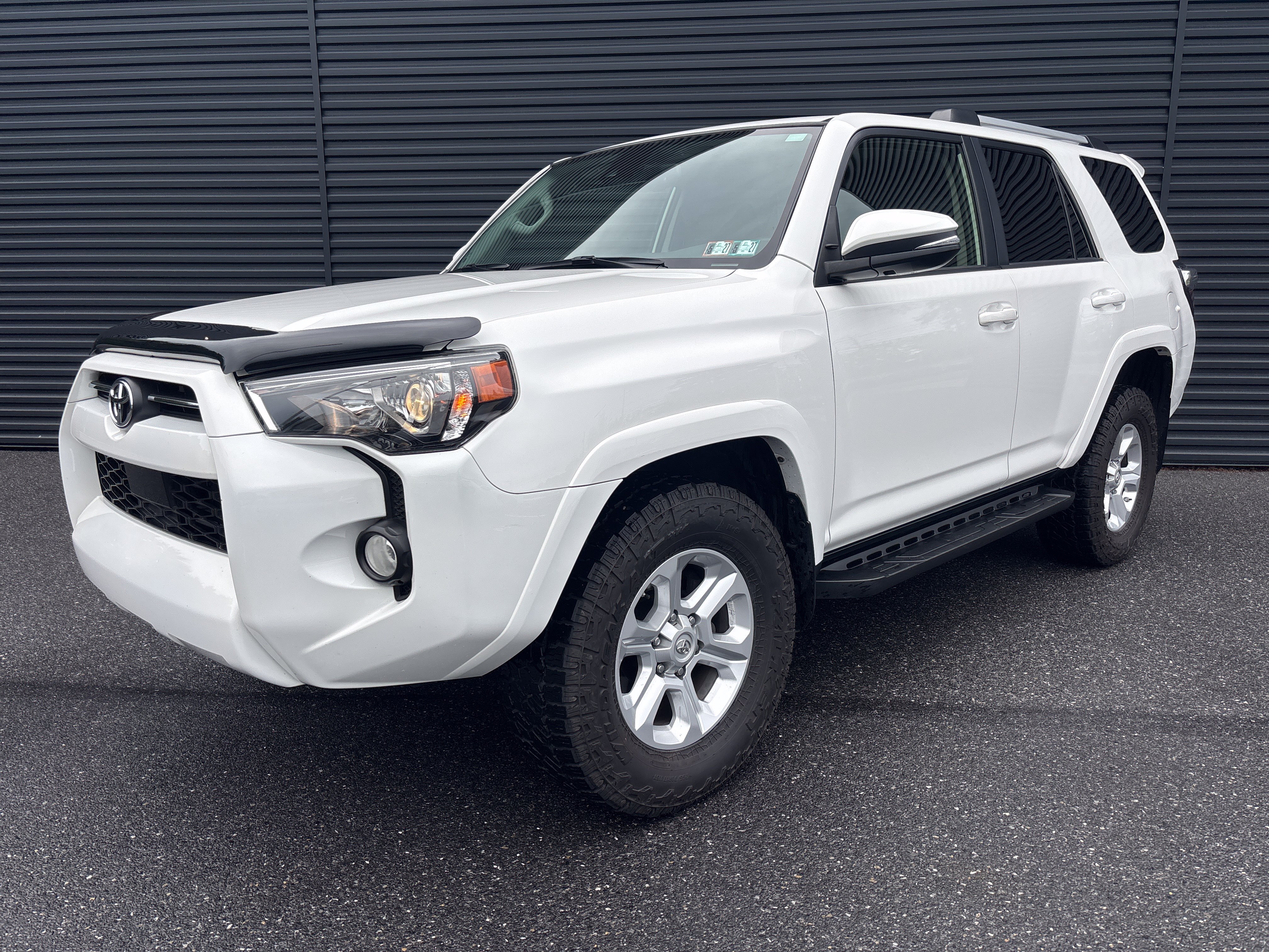 Used 2020 Toyota 4Runner SR5 Premium w/ Moonroof Package AWD/4WD image 1