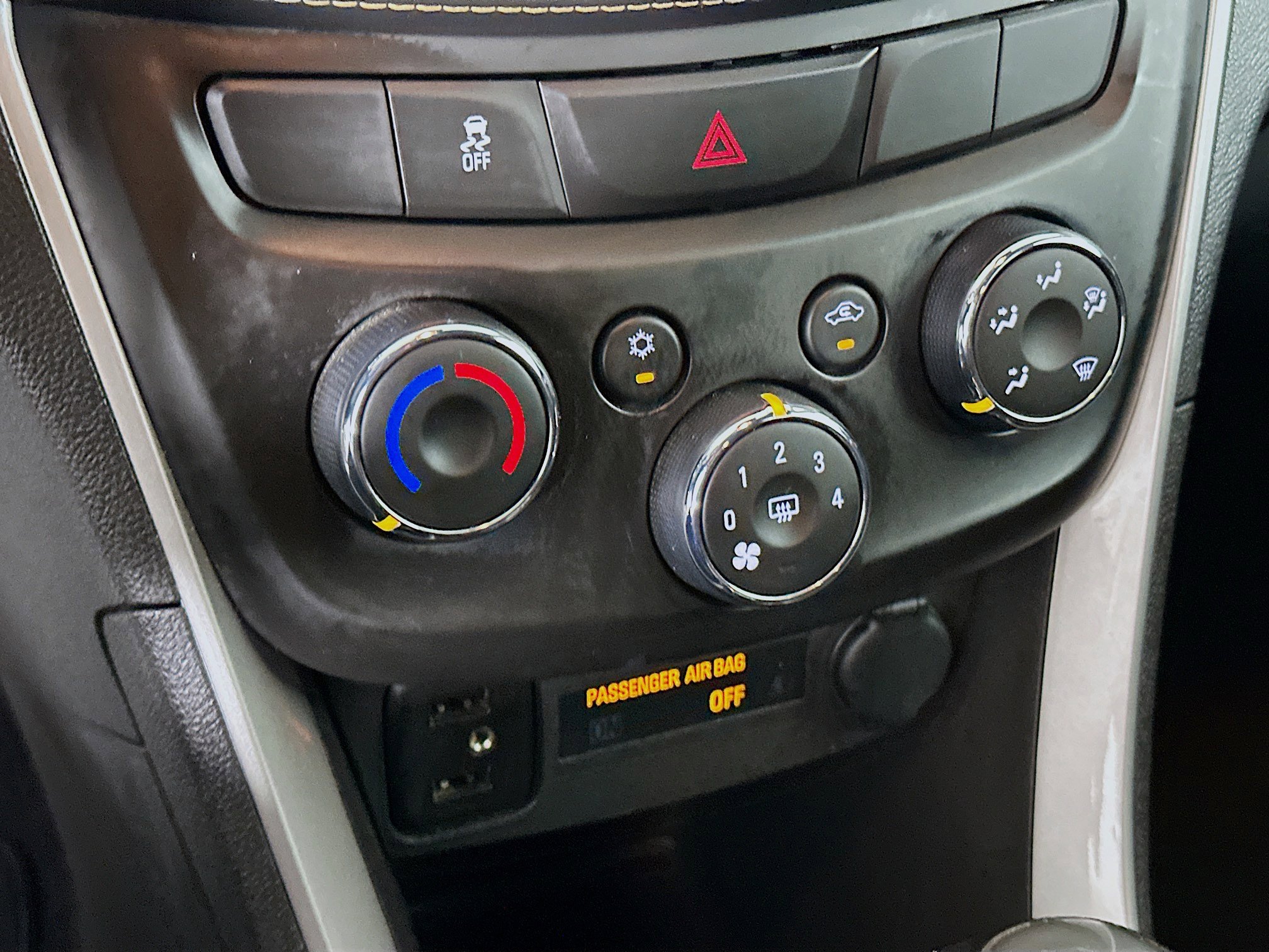 Used 2019 Chevrolet Trax LT w/ LT Convenience Package image 21