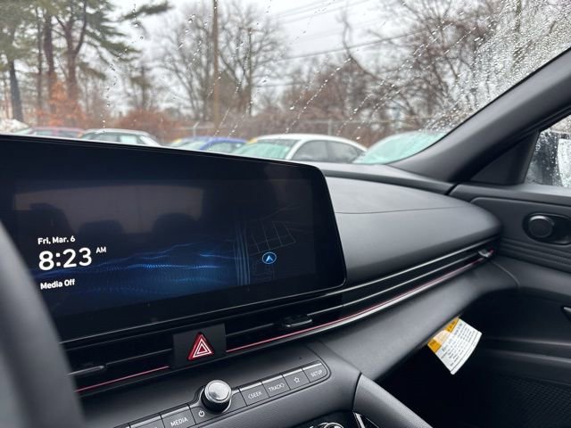 Certified 2025 Hyundai Elantra SEL image 18