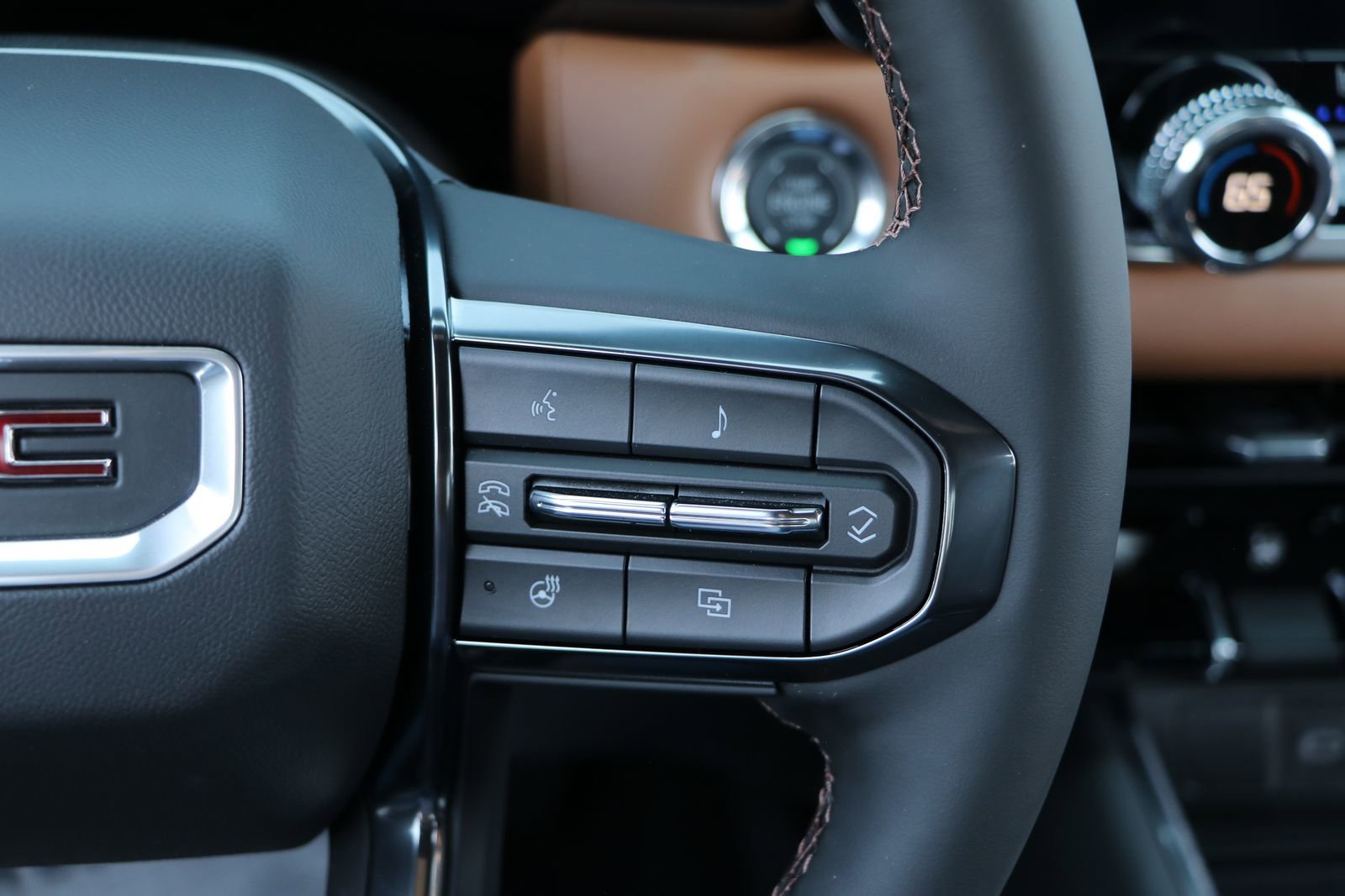 New 2025 GMC Canyon AT4 w/ AT4 Premium Package image 19