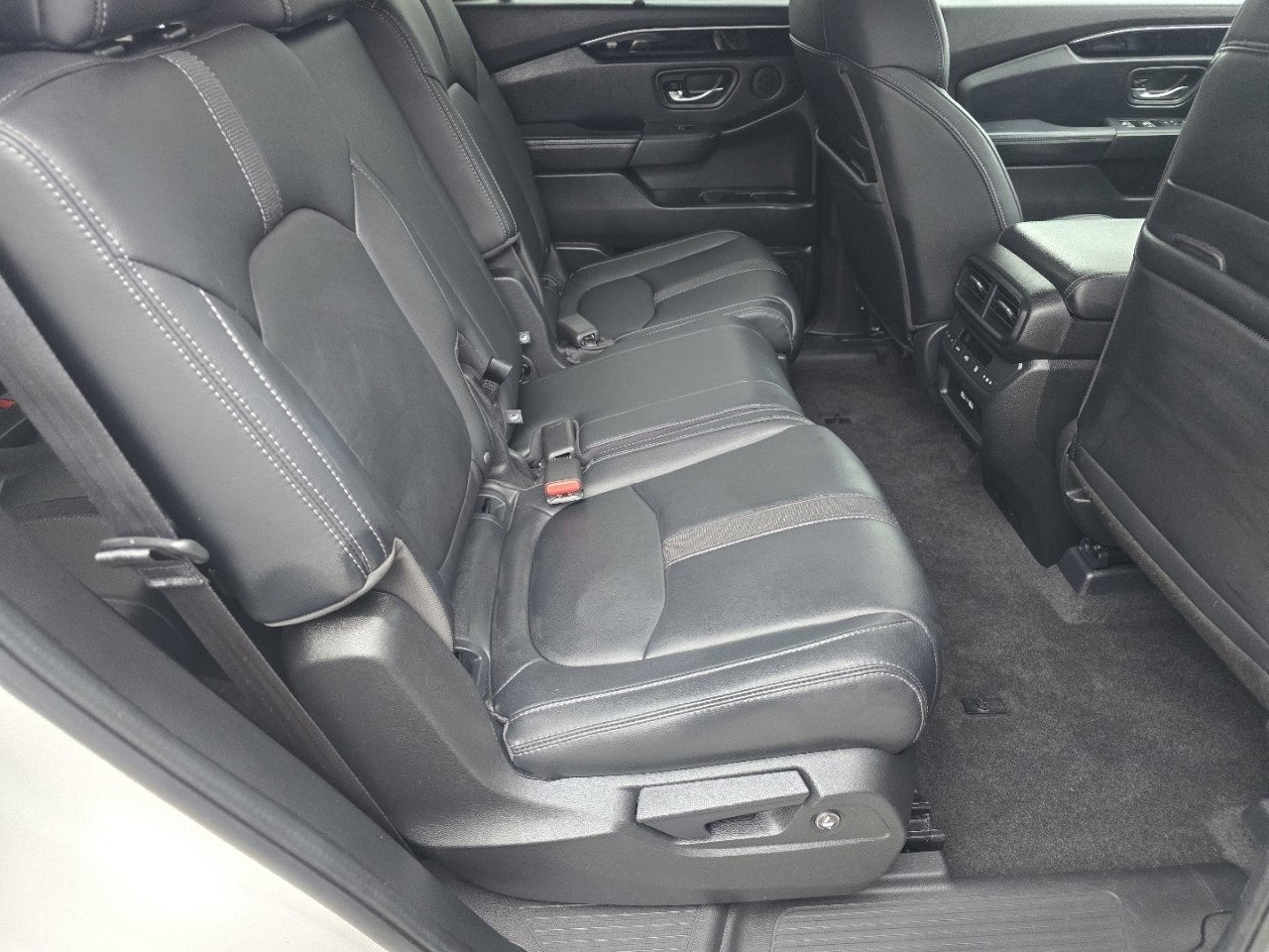 Used 2023 Honda Pilot EX-L image 19