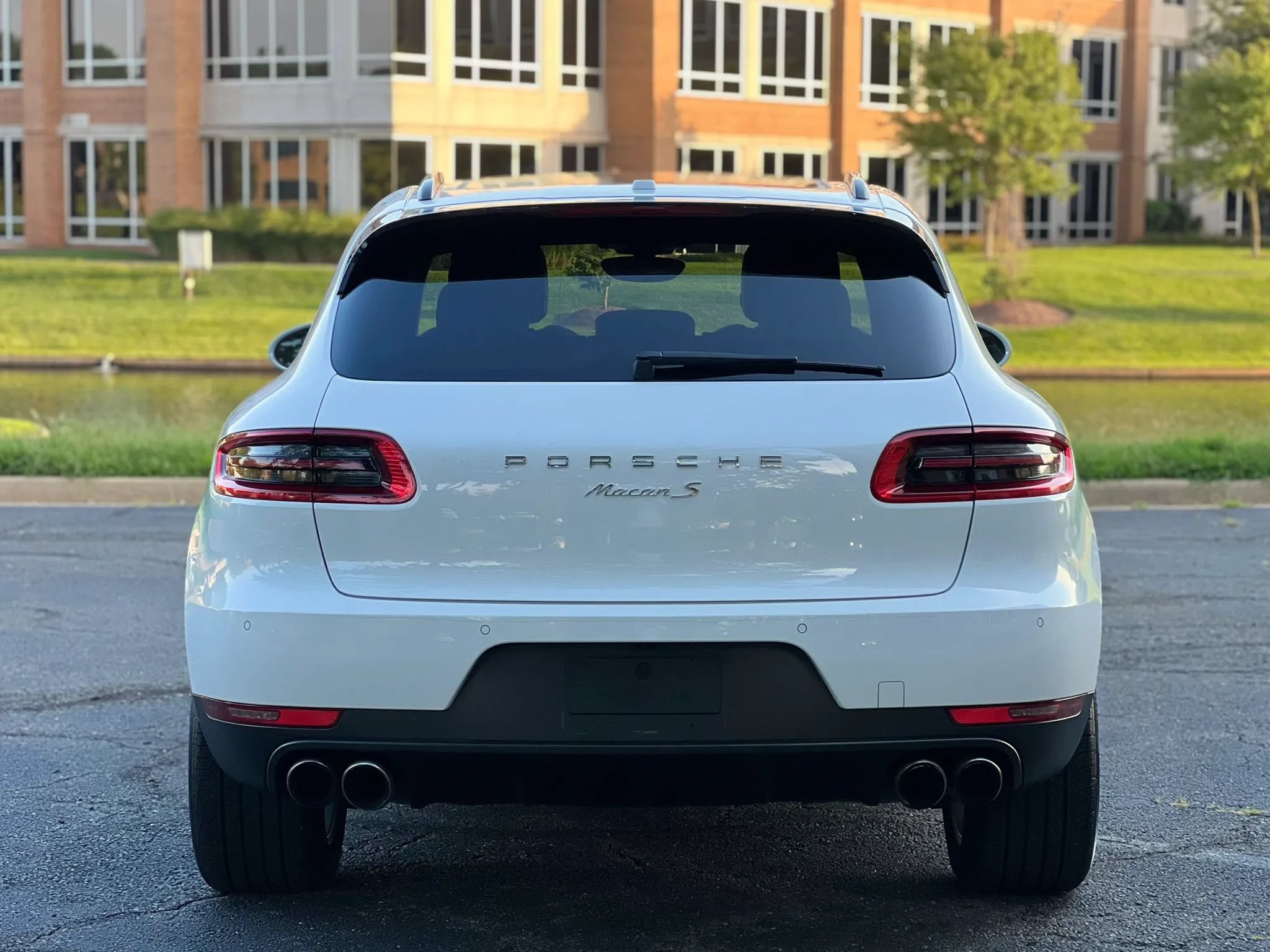 Used 2017 Porsche Macan S AWD/4WD image 4
