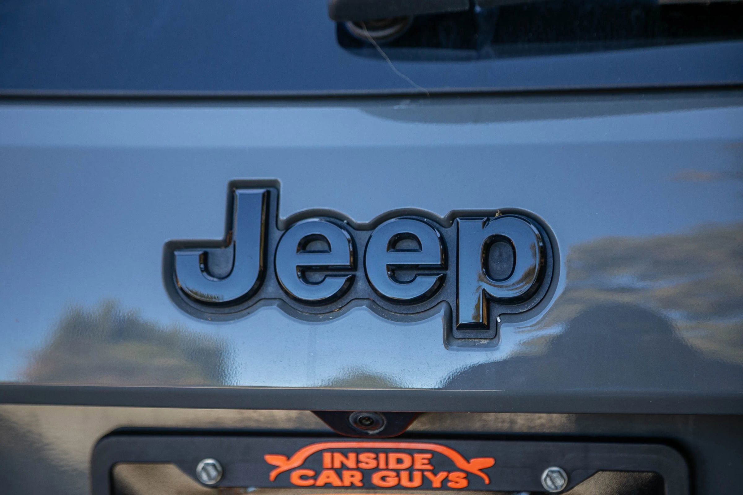 Used 2020 Jeep Grand Cherokee Altitude image 16