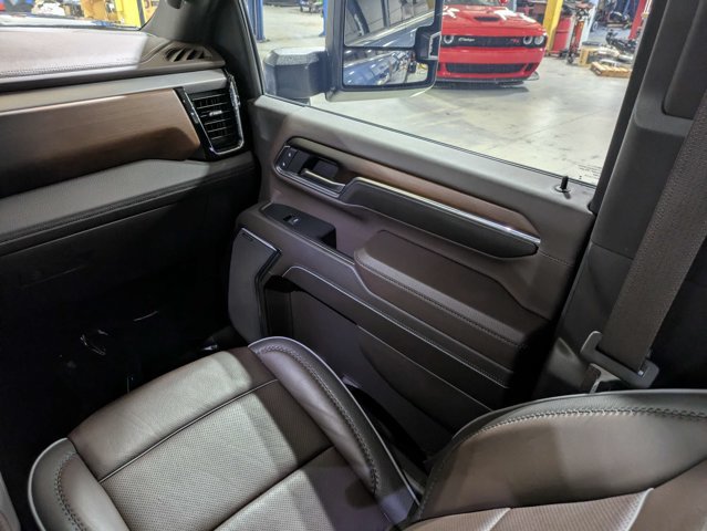 Used 2024 GMC Sierra 2500 Denali w/ Denali Reserve Package AWD/4WD image 17