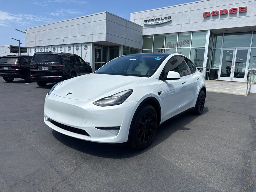 Used 2023 Tesla Model Y Long Range AWD/4WD image 3