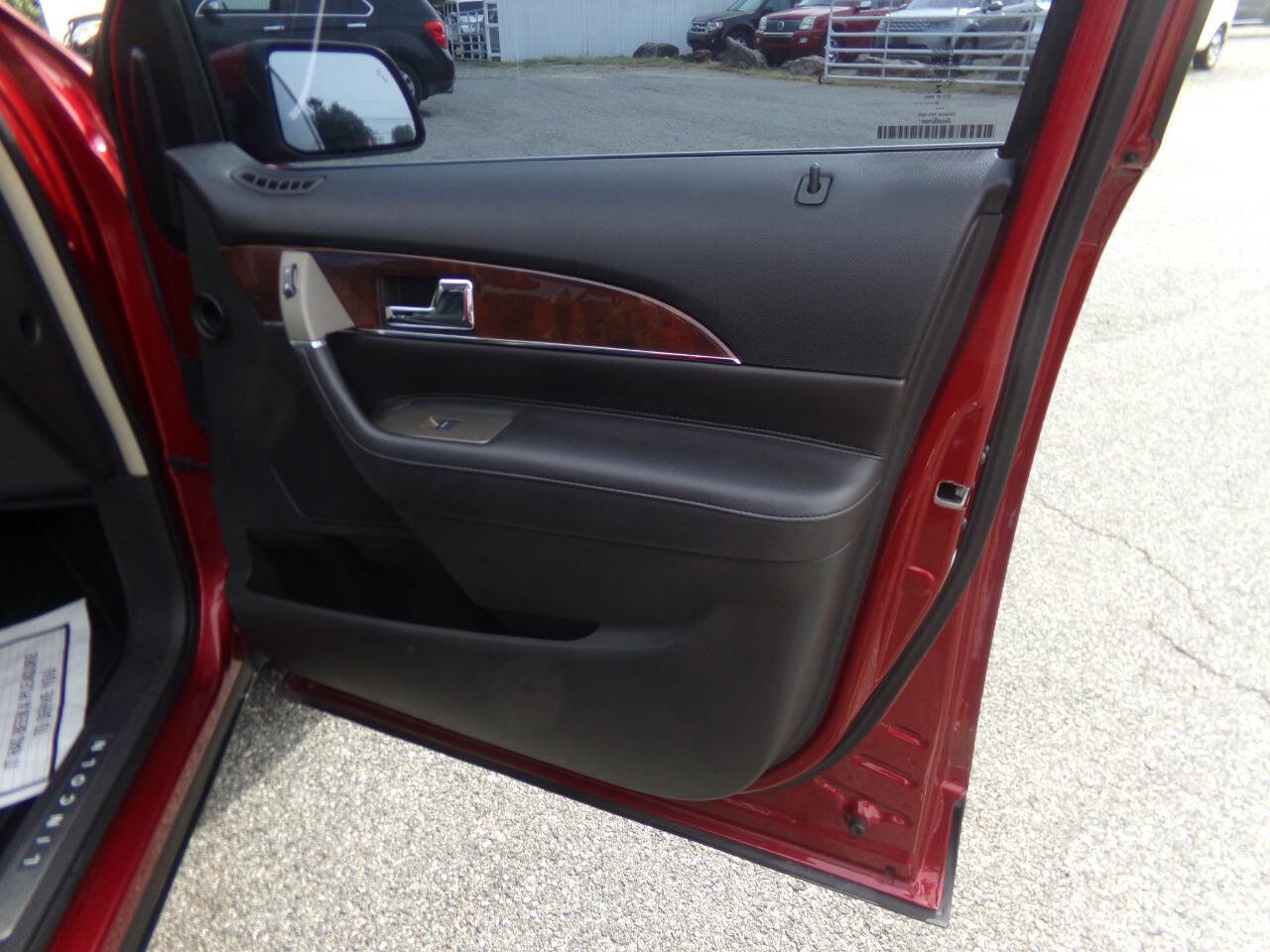 Used 2015 Lincoln MKX AWD w/ Equipment Group 102A image 37