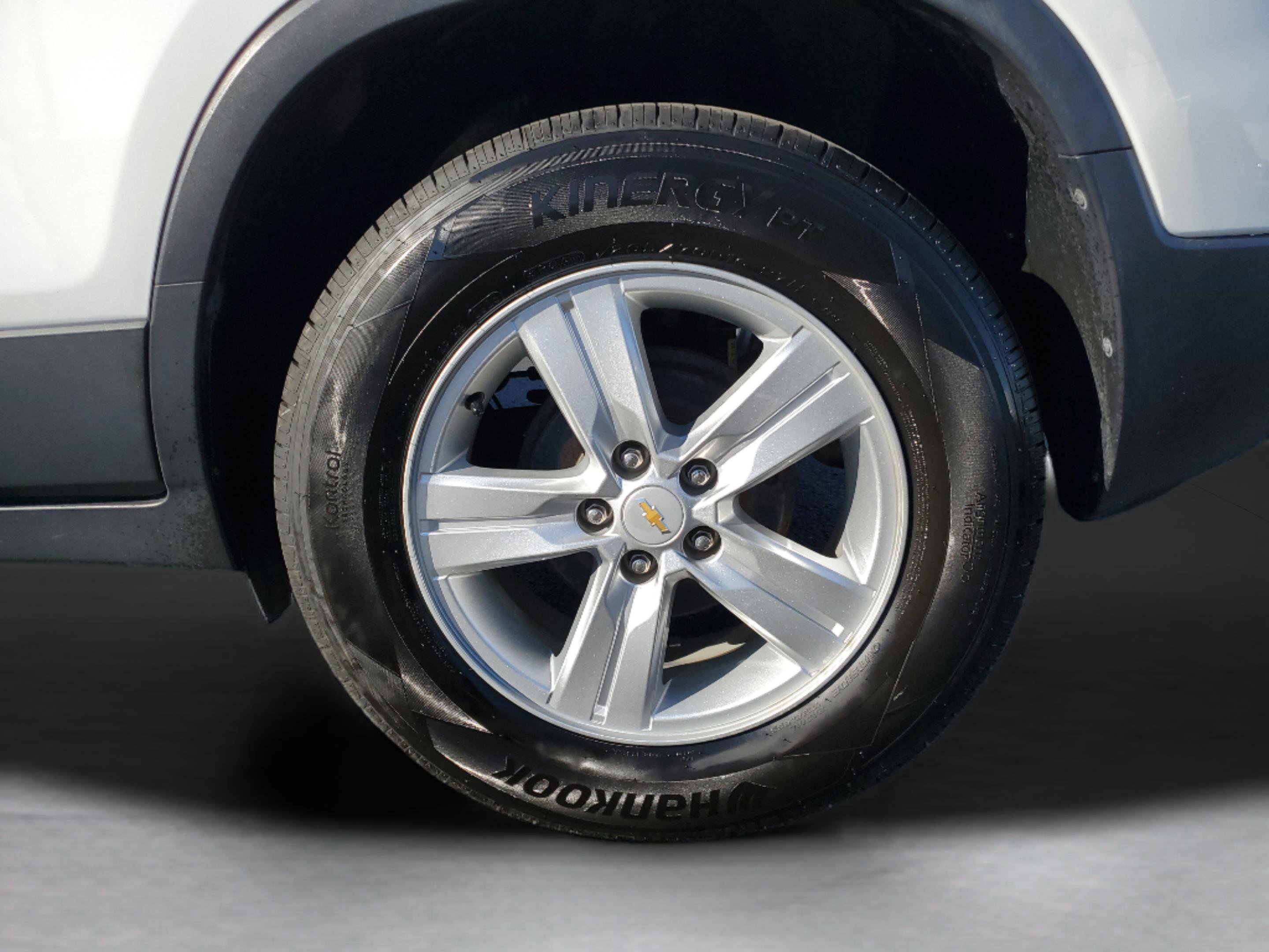 Used 2020 Chevrolet Trax LS w/ Tint and Cruise Package image 8