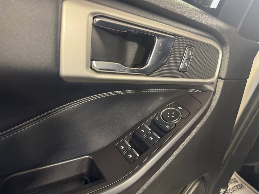 Used 2020 Ford Explorer XLT w/ Equipment Group 202A image 14