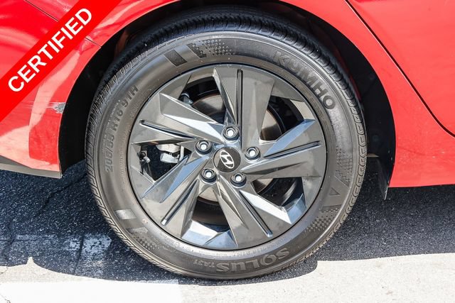 Certified 2022 Hyundai Elantra SEL FWD image 8