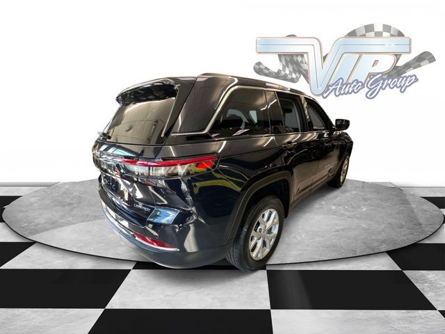 Used 2023 Jeep Grand Cherokee Limited image 4