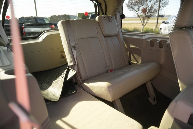 Used 2017 Lincoln Navigator Select image 16