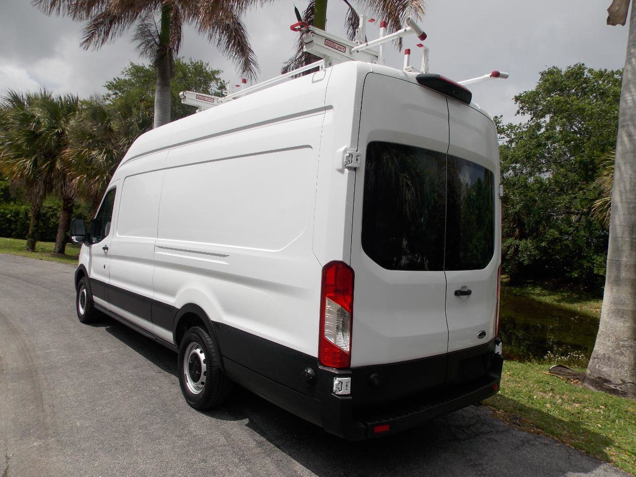 Used 2020 Ford Transit 250 148 High Roof Extended RWD image 3