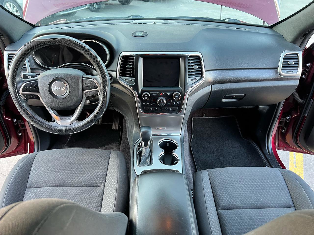 Used 2018 Jeep Grand Cherokee Laredo image 8