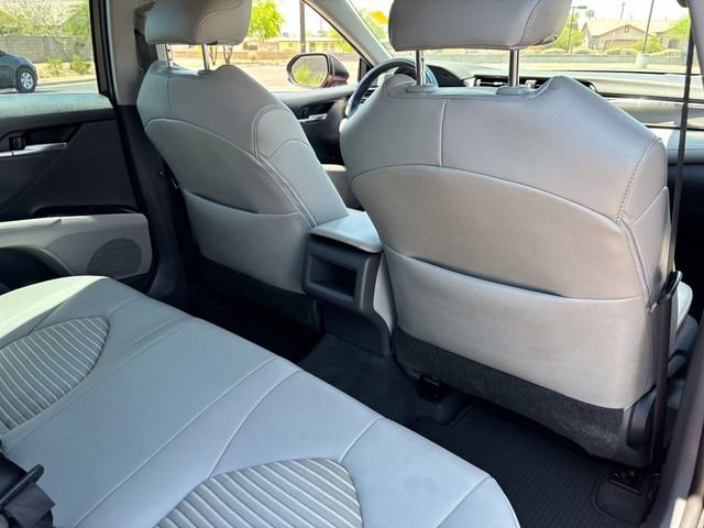 Used 2018 Toyota Camry SE FWD image 13
