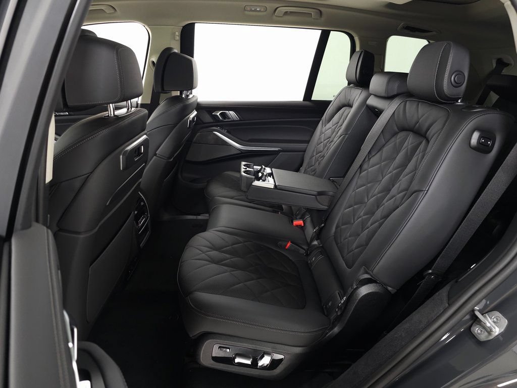 Used 2026 BMW X7 xDrive40i w/ Premium Package AWD/4WD image 39