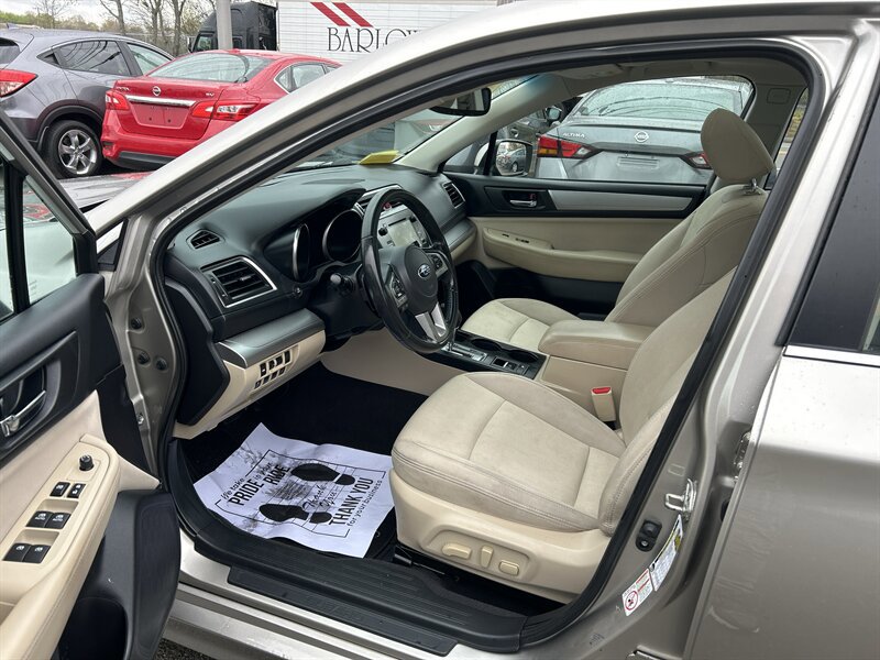 Used 2016 Subaru Legacy 2.5i Premium w/ Moonroof Package AWD/4WD image 10