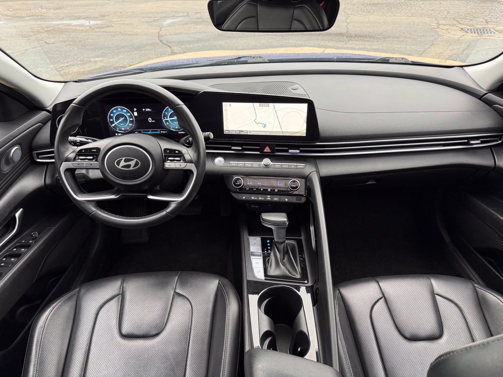 Used 2025 Hyundai Elantra Limited FWD image 8