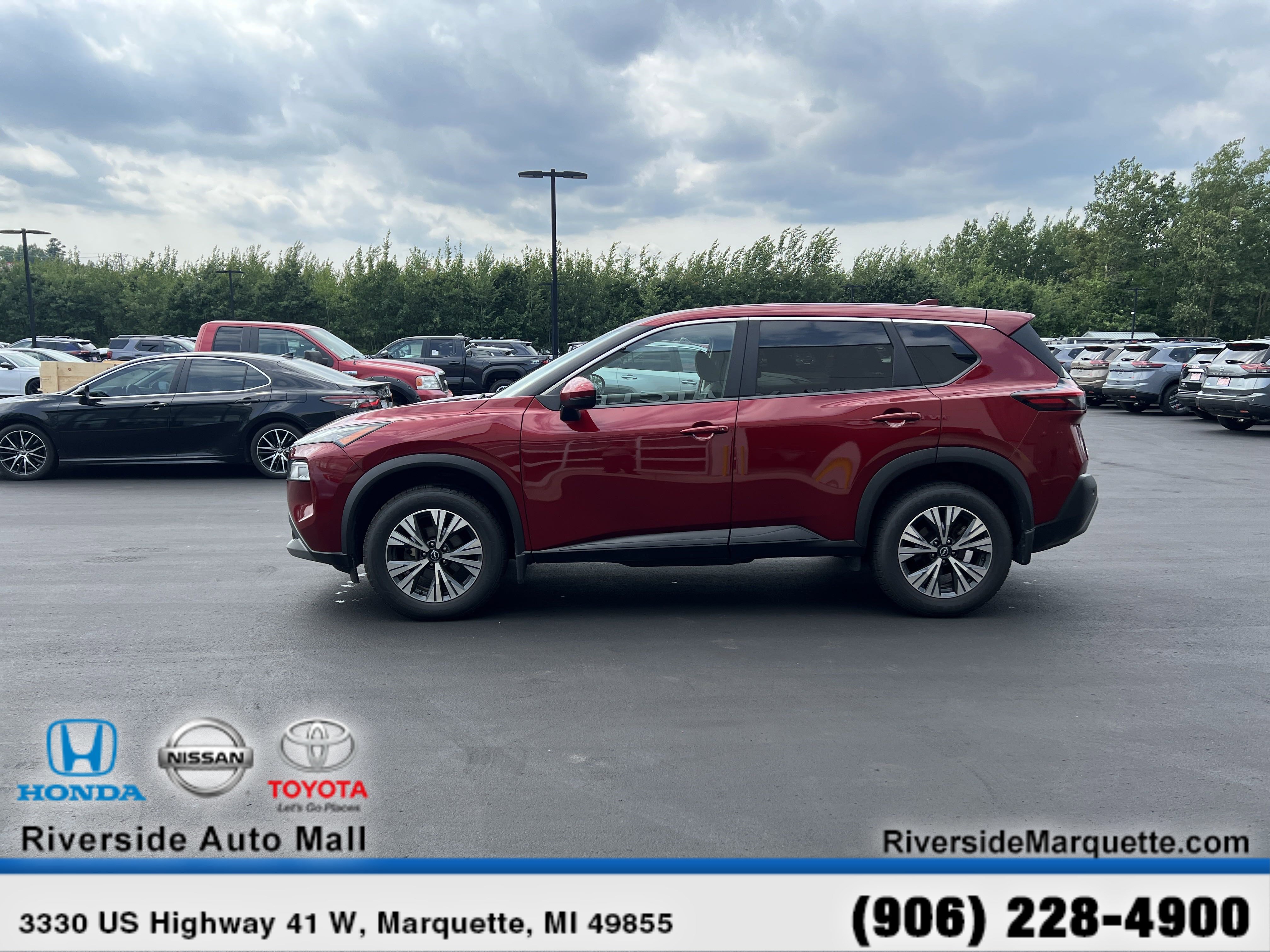 Used 2023 Nissan Rogue SV image 4
