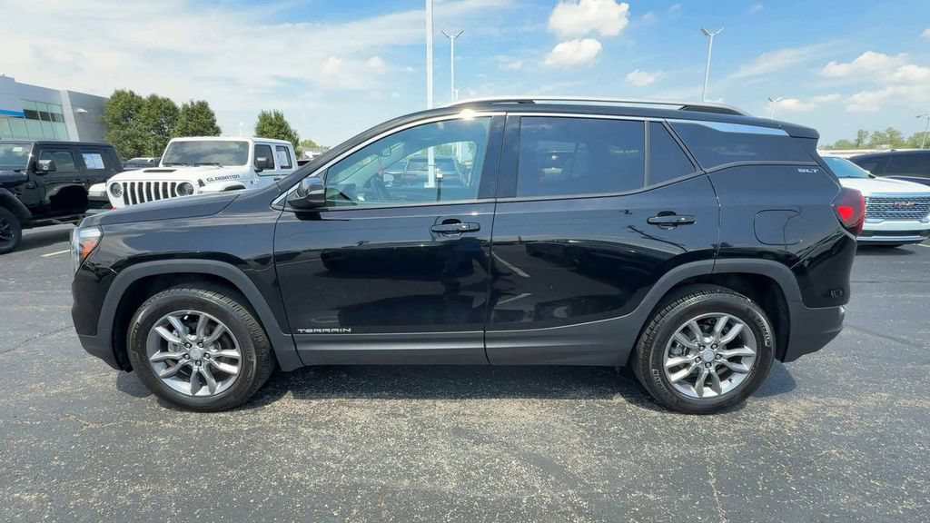 Used 2024 GMC Terrain SLT w/ Infotainment Package II AWD/4WD image 5