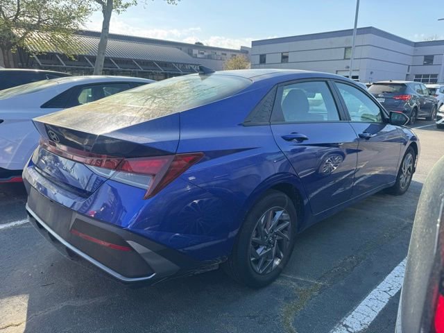Used 2024 Hyundai Elantra SEL image 9