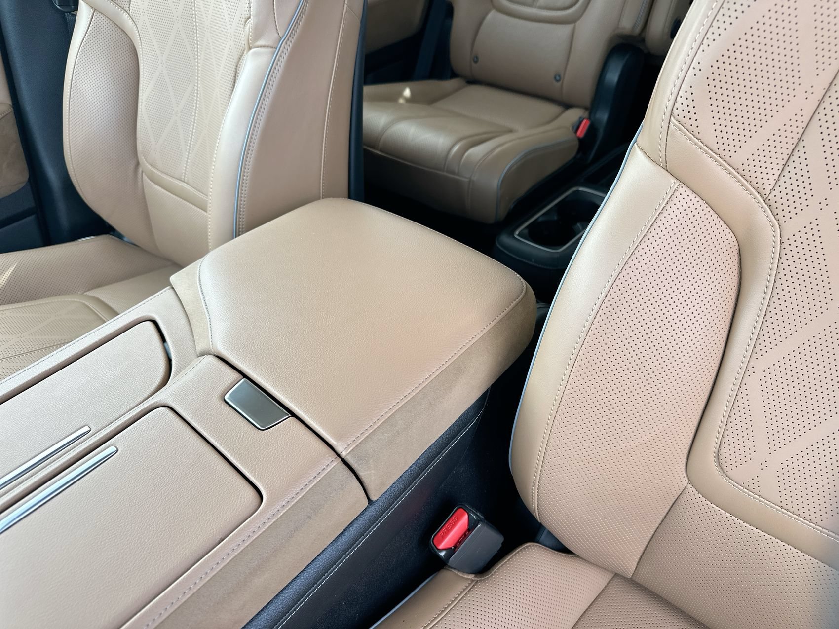 Used 2025 INFINITI QX80 Sensory AWD/4WD image 22