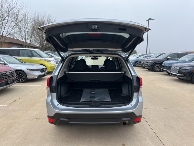 Used 2024 Subaru Forester Premium image 9