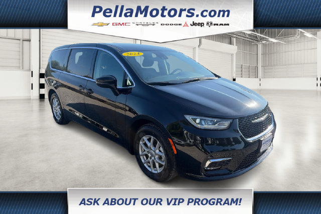 Used 2024 Chrysler Pacifica Touring-L
