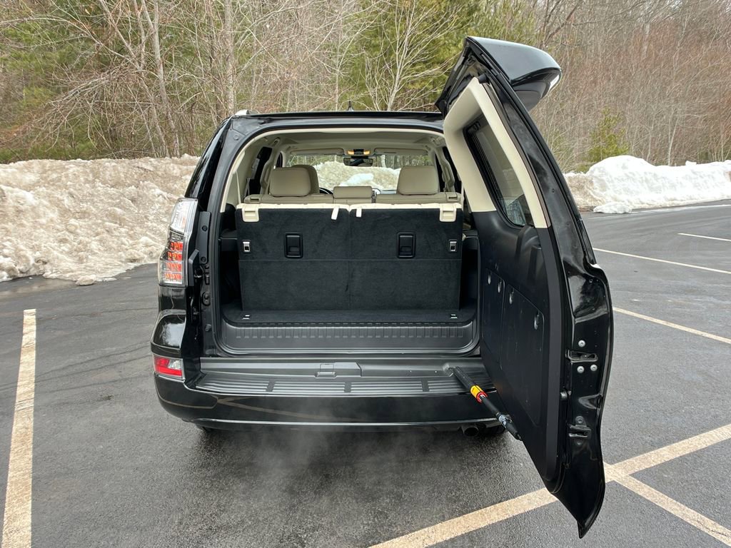 Used 2021 Lexus GX 460 w/ Accessory Package image 24